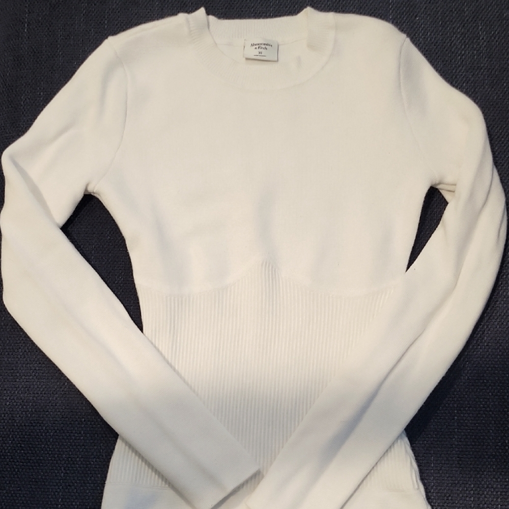 Abercrombie & Fitch White Long Sleeve Sweater